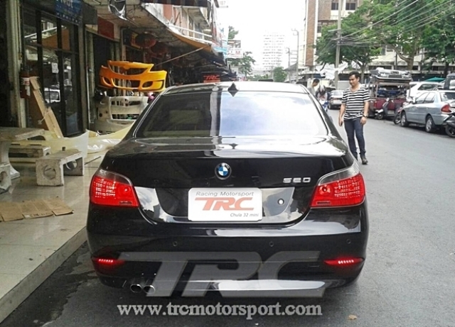 ไฟเบรคในกันชนหลัง BMW E60 LED สีแดง